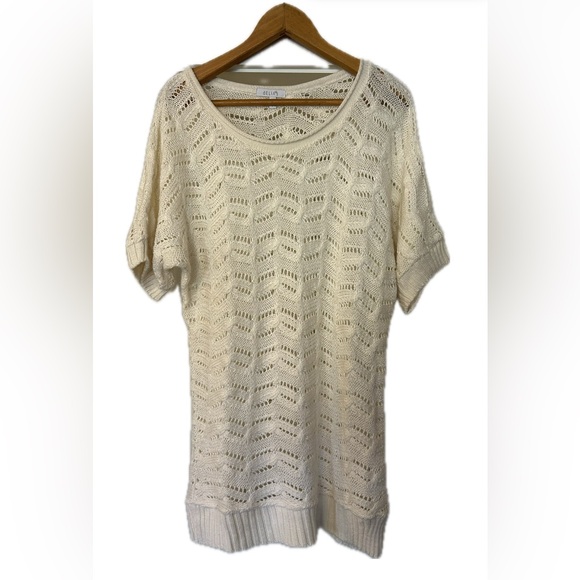 dELiA*s Sweaters - dELiA*s Cream, Lightweight, Short sleeve knit Sweater.
